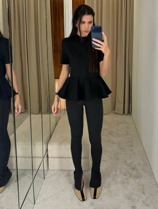 Imagem de T-Shirt Catarina Preta Cloude